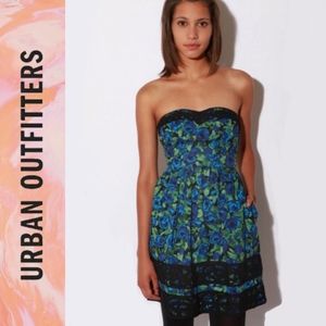 Urban Outfitter Blue Green Floral Lace Strapless A-Line Dress w/ Pockets Size 12
